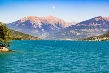 Lac de serre ponçon