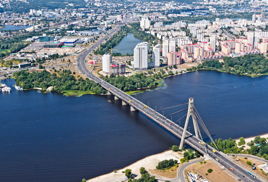 Kiev, Moscow bridge