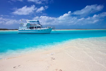 Fotobehang  Luxury yacht in the Caribbean Sea of Bahamas © Juancat