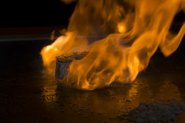 ステーキ肉のフランベ