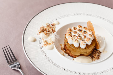 apple cake with meringue