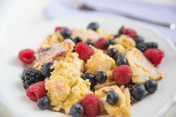 Kaiserschmarrn mit Beeren 