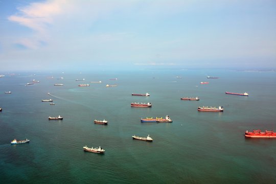 シンガポール・マラッカ海峡の船団