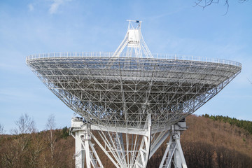 SAMSRadio telescopeUNG CAMERA PICTURES © Lukassek