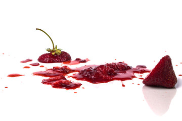 explosive juicy pulp of strawberries