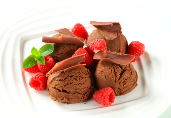 Chocolate almond ice cream with fresh raspberries