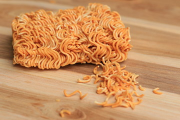 Dry instant noodle