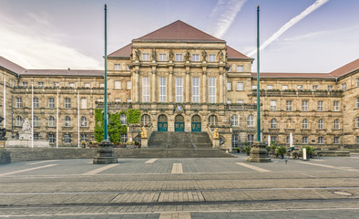 Frontalblick auf das Kasseler Rathaus