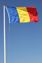rumänische Flagge im Wind
