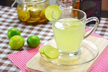 Lemon juice, Lime juice in glass.