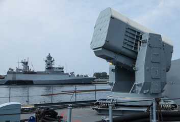 Schlachtschiff im Hafen