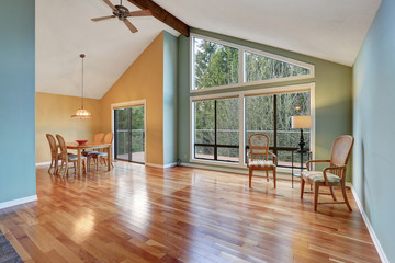 large dinning area with hardwood floor.