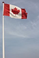 kanadische Flagge im Wind