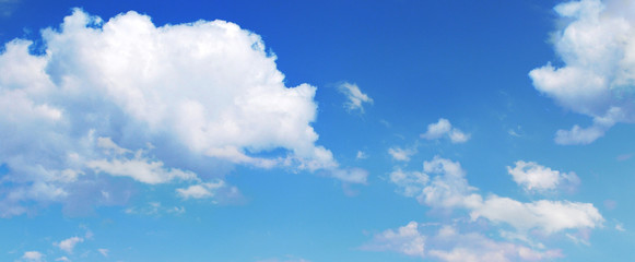 Fototapeta na wymiar ciel bleu et nuage 18