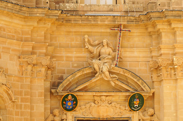 détail de la façade de l'église de Għarb