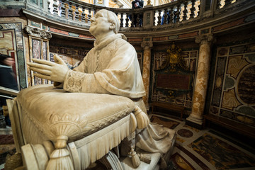 Fototapeta premium Basilica di Santa Maria Maggiore - Pope's statue