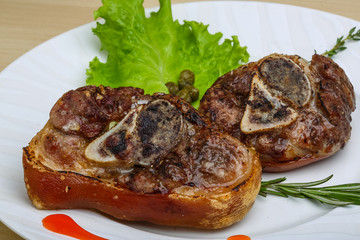 Roasted pork knee