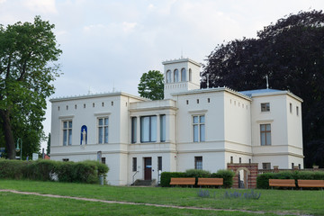 Fototapeta na wymiar Villa Schöningen Potsdam