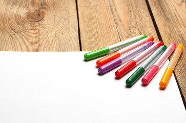 Obraz premium Felt tip pens on a paper