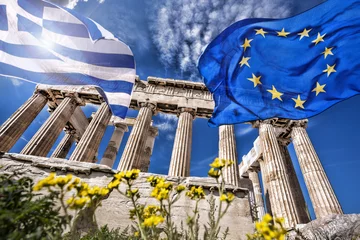 Foto op Aluminium Acropolis with flag of Greece and flag of European Union in Athens, Greece © Tomas Marek