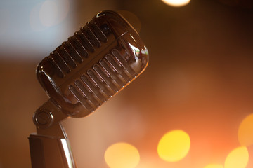 Microphone
