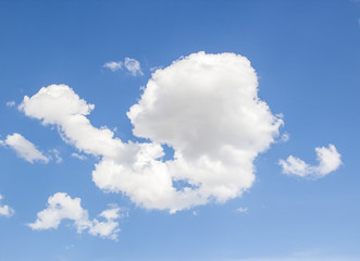 Obraz na płótnie Canvas White clouds in the blue sky
