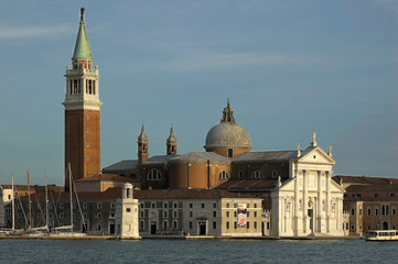 Fototapeta na wymiar San Gregorio vista da Piazza San Marco a Venezia 