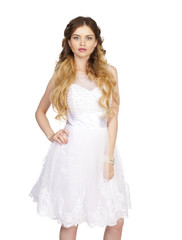 Naklejka premium Young bride with beautiful wedding hairstyle