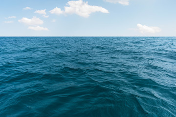 Obraz na płótnie Canvas blue sea