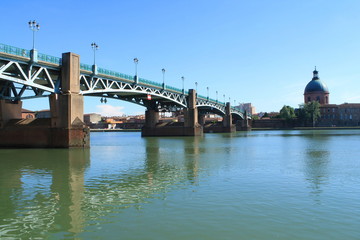 Obraz premium Pont Saint Pierre à Toulouse, France