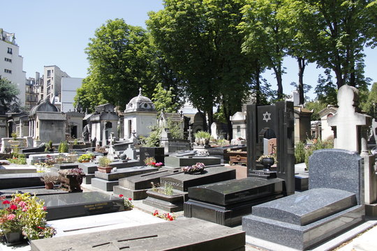 Tombes juives du Cimetière de Passy à Paris