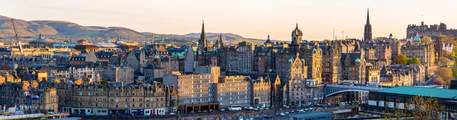 Tuinposter Panorama van het stadscentrum van Edinburgh - Schotland © Leonid Andronov