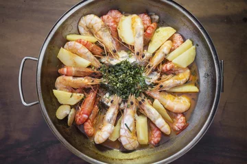 Crédence de cuisine en verre imprimé Crustacés portuguese traditional seafood cataplana stew