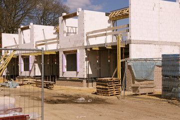 Neubau eines Mehrparteienhauses