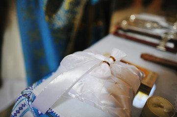 wedding rings on church ceremony