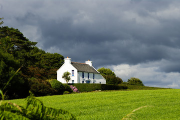 Fototapeta na wymiar Isolated Farm House in Ireland