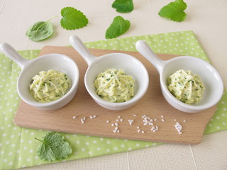 Selbst gemachte Kräuterbutter © Heike Rau