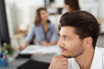 geschäftsmann in gedanken