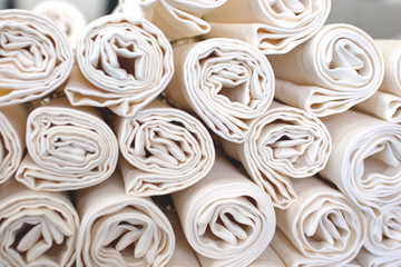 set napkins with rings