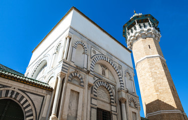 Fototapeta na wymiar Tunisia, Tunis, the Sidi Youssef mosque's octagonal shaped minaret