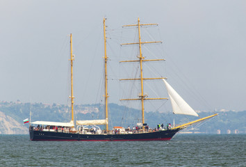 Naklejka premium Sailing ship in the sea