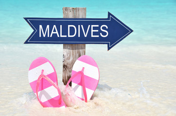 MALDIVES arrow on the beach