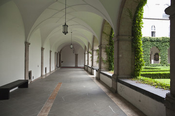 Kloster mit Innenhof