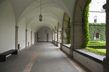Obraz premium Kloster mit Innenhof