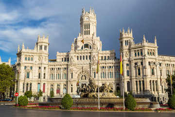 Fototapeta na wymiar Cibeles Palace and Cibeles fountain at Plaza de Cibeles in Madri