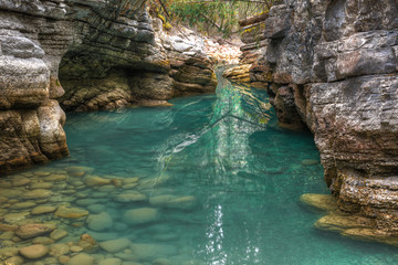 Maligne canyon river