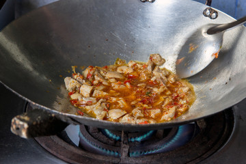 Fried chicken with curry paste