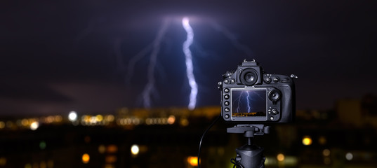 Digital camera the night view.