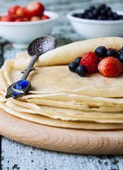 pancakes with strawberry and blueberry
