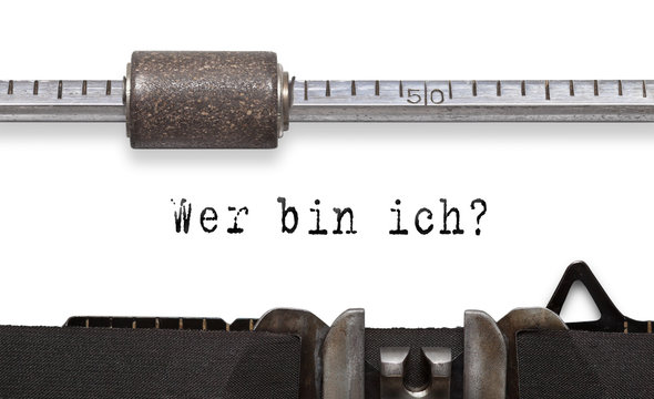 Wer bin ich? - Alte  Schreibmaschine  Konzept